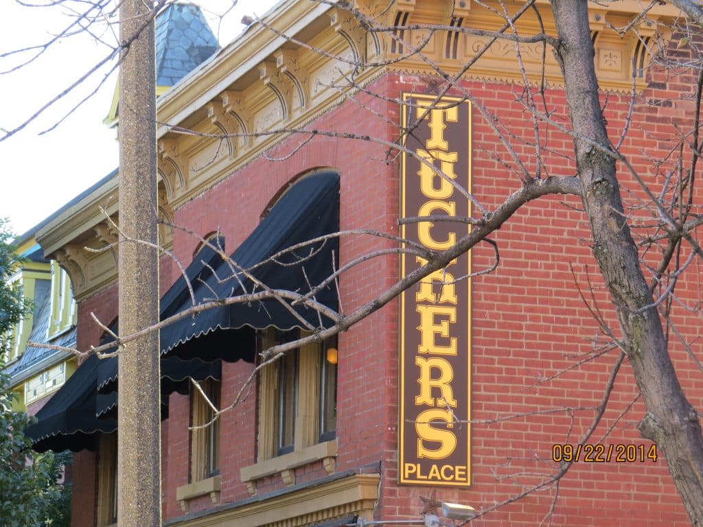 Tuckers Place - St Louis Restaurant Review