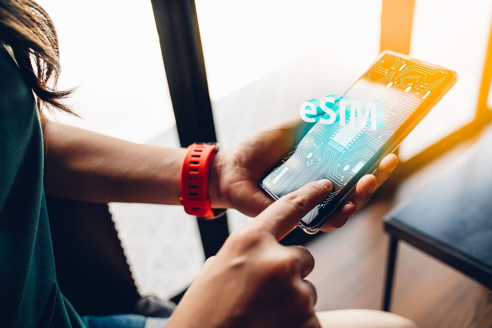 5 Everyday Scenarios Where eSIM Saves the Day